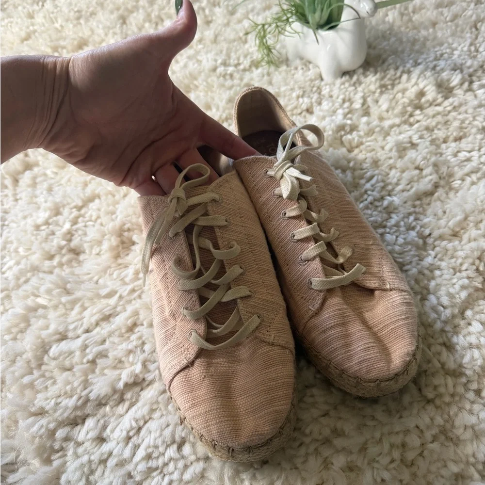 NWT Toms Blush Pink Rose super cute spring womens  Espadrille Lace-Up Sneakers